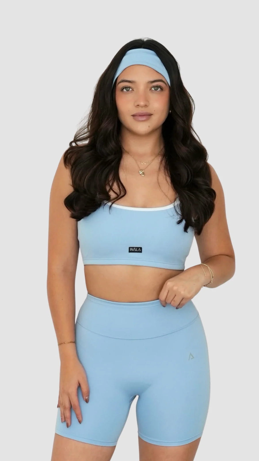 light pale baby blue white activewear matching set crop top spaghetti strap sleeveless contrast trim round neck headband stretchy pilates yoga tennis golf strength training everyday soft freedom light support gym clothes athleisure workout inala quito ecuador slow fashion international global handmade sustainable
