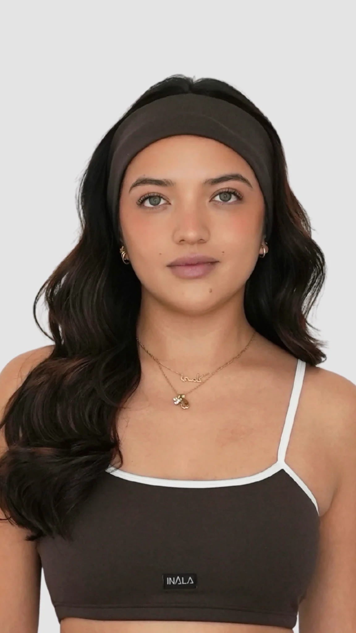 dark brown white activewear matching set crop top spaghetti strap sleeveless contrast trim round neck headband stretchy pilates yoga tennis golf strength training everyday soft freedom light support gym clothes athleisure workout inala quito ecuador slow fashion international global handmade sustainable