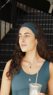 dark forest green activewear matching set headband stretchy pilates yoga tennis golf strength training everyday soft freedom light support gym clothes athleisure workout inala quito ecuador slow fashion international global handmade sustainable