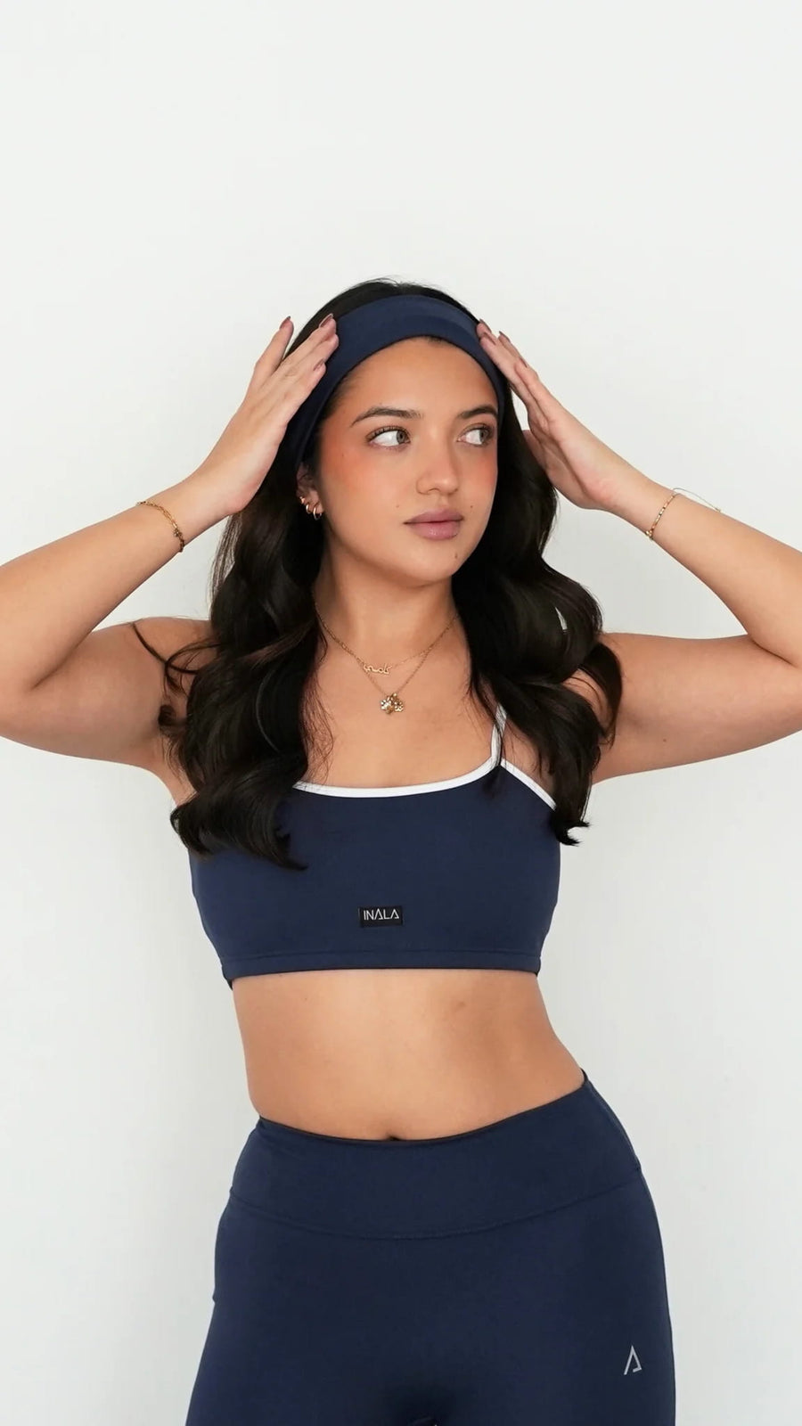 navy blue white activewear matching set crop top spaghetti strap sleeveless contrast trim round neck headband high waisted flare leggings stretchy pilates yoga tennis golf strength training everyday soft freedom light support gym clothes athleisure workout inala quito ecuador slow fashion international global handmade sustainable
