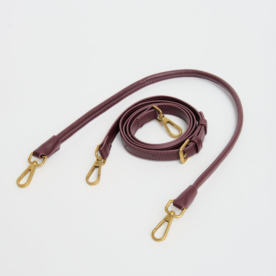 medium gyoza bag burgundy purse handbag crossbody shoulder maroon gold hardware adjustable strap leather zipper madrid spain international fashion imported independent designer slow fashion brand